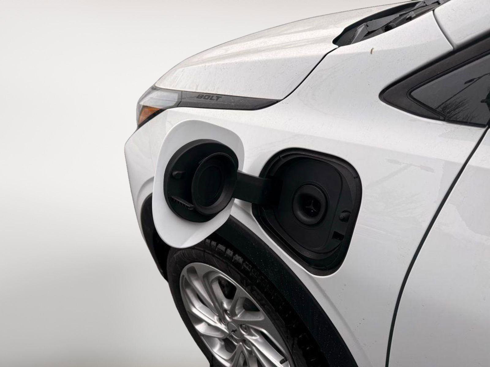 New 2027 Chevrolet Bolt LT w/ Comfort Package image 3