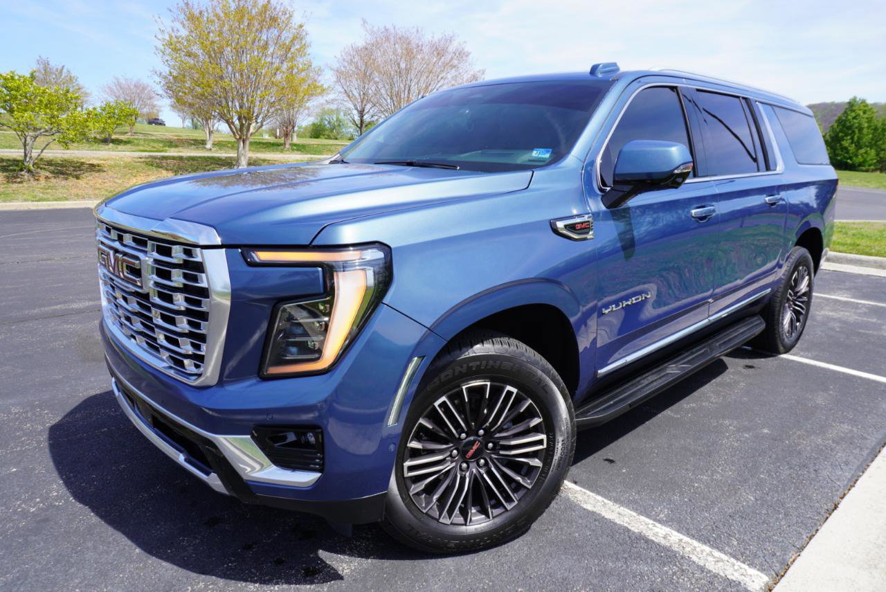 Used 2026 GMC Yukon XL Elevation w/ Elevation Premium Package AWD/4WD image 8