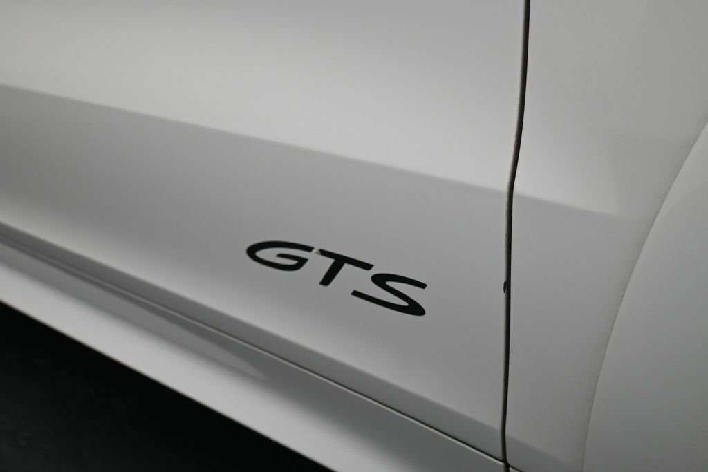 Certified 2026 Porsche Cayenne GTS AWD/4WD image 33
