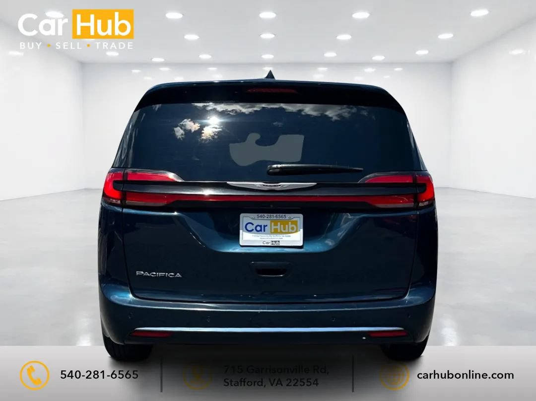 Used 2025 Chrysler Pacifica Select FWD image 5