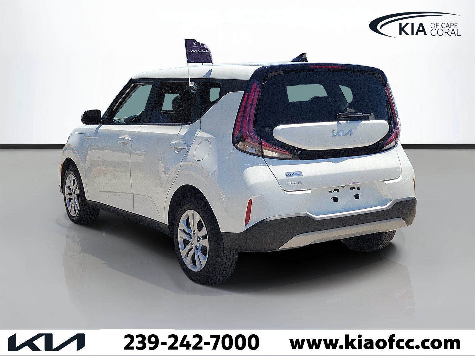 Used 2025 Kia Soul LX FWD image 4