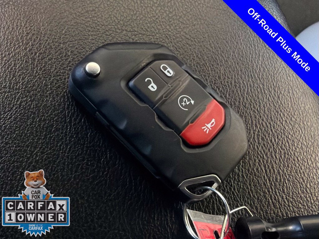 Used 2024 Jeep Wrangler Unlimited AWD/4WD image 28