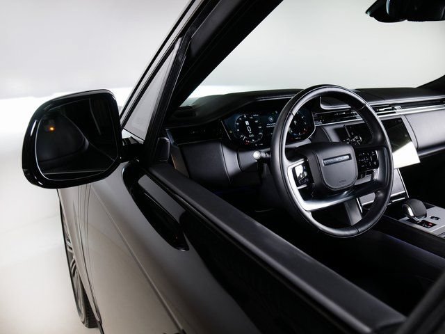 Certified 2025 Land Rover Range Rover SE AWD/4WD image 23