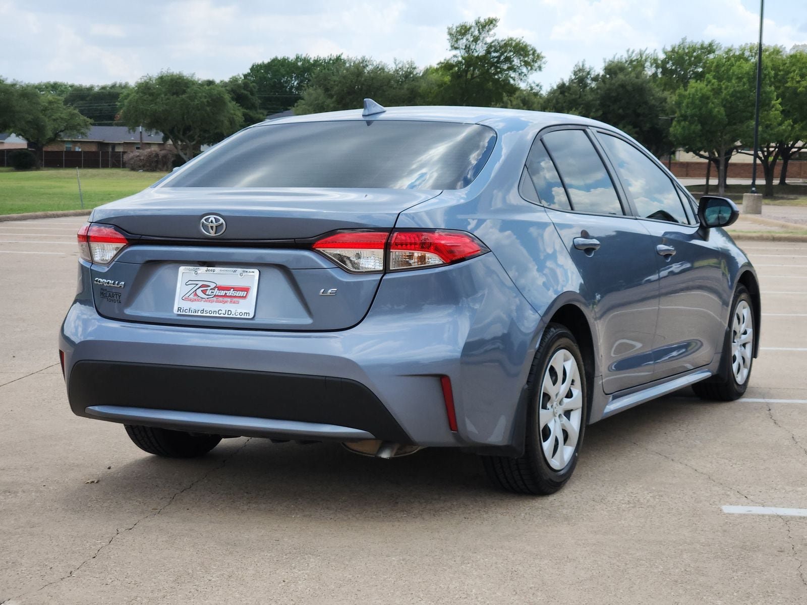 Used 2022 Toyota Corolla LE FWD image 6