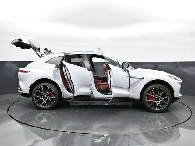 Used 2021 Aston Martin DBX AWD/4WD image 46
