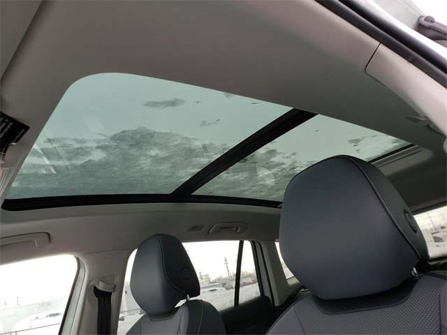 New 2025 Volkswagen Tiguan SE image 7