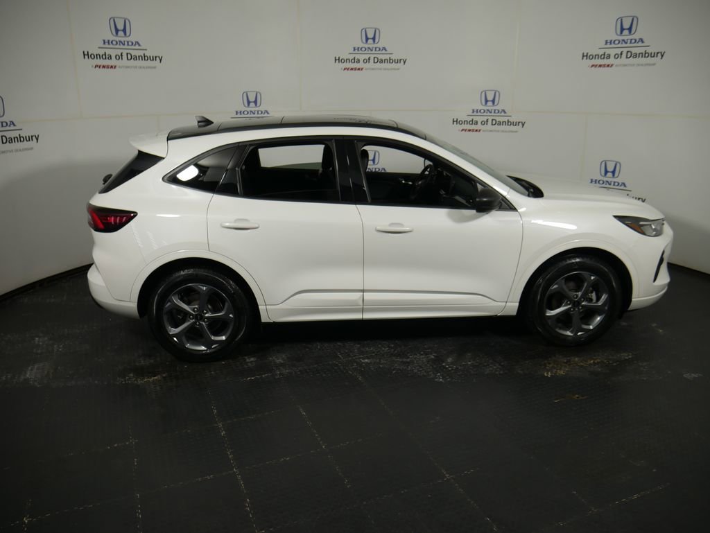 Used 2024 Ford Escape ST-Line w/ Tech Pack #1 image 3