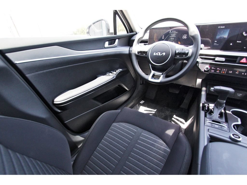 New 2026 Kia K5 LXS FWD image 9