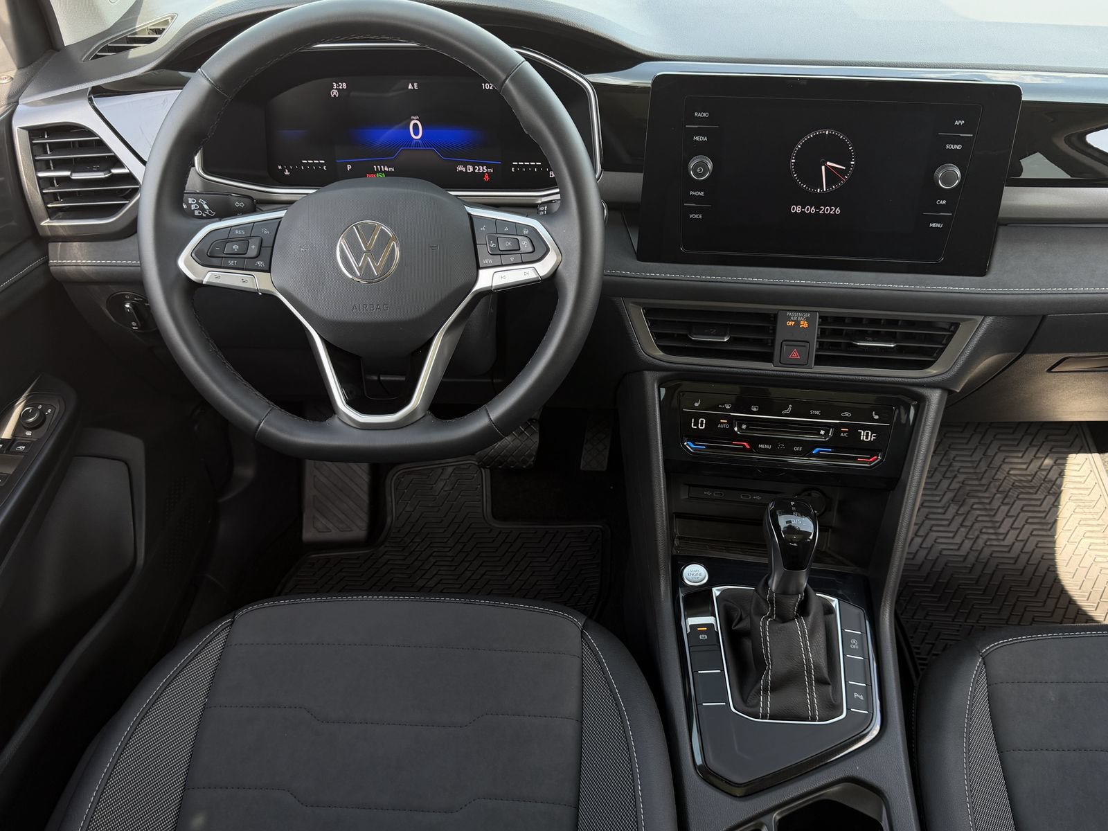 New 2026 Volkswagen Taos SE FWD image 13