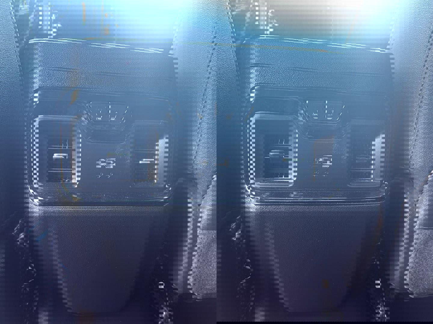 Used 2025 GMC Sierra 2500 AT4 image 19