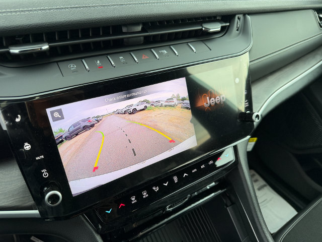 New 2026 Jeep Grand Cherokee Altitude AWD/4WD image 22