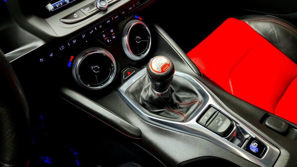 Used 2017 Chevrolet Camaro SS RWD image 17