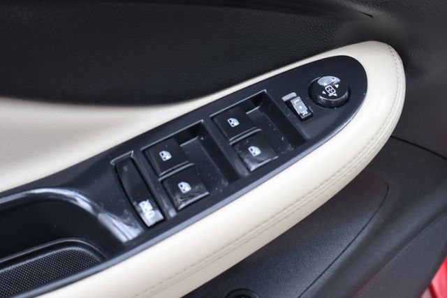 Used 2020 Buick Envision Essence FWD image 13