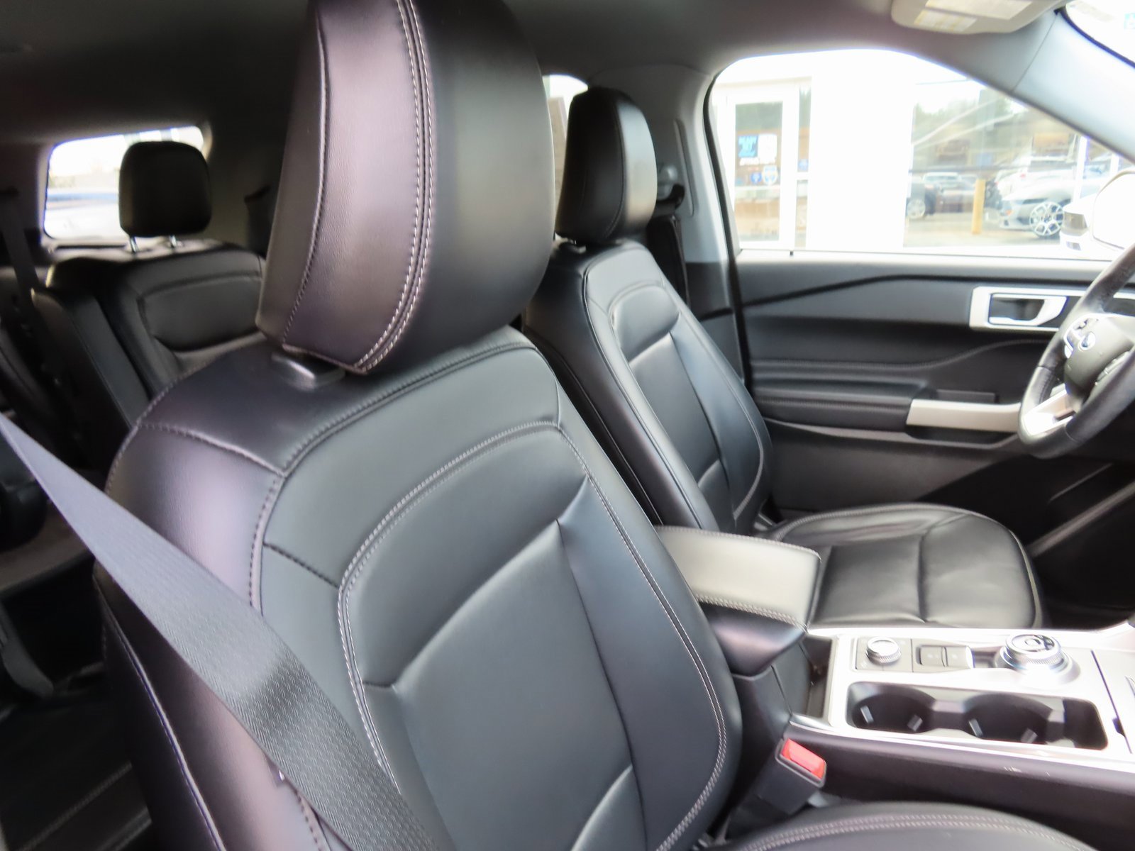 Used 2023 Ford Explorer XLT w/ Equipment Group 202A image 33