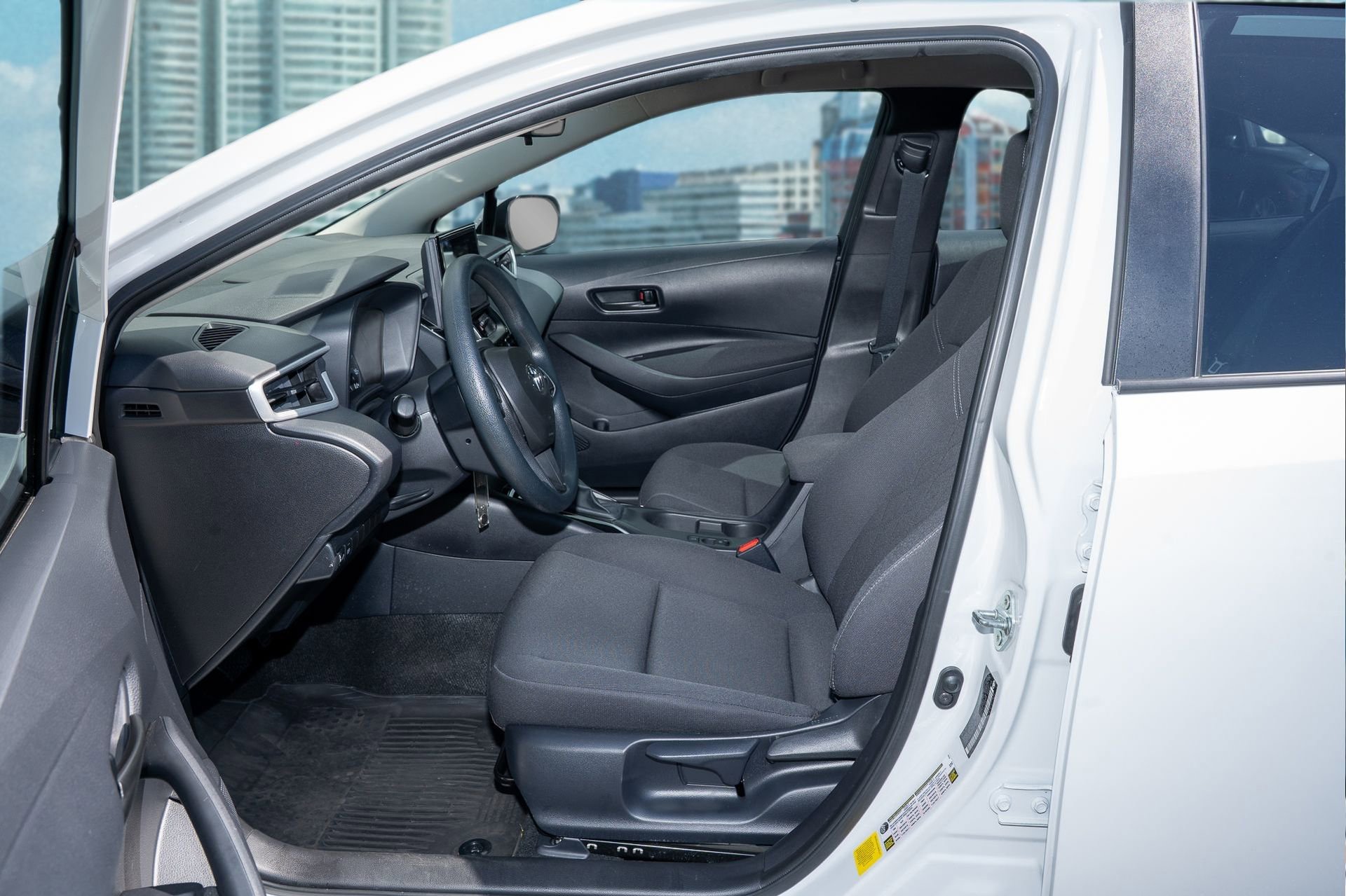 Used 2024 Toyota Corolla LE image 15