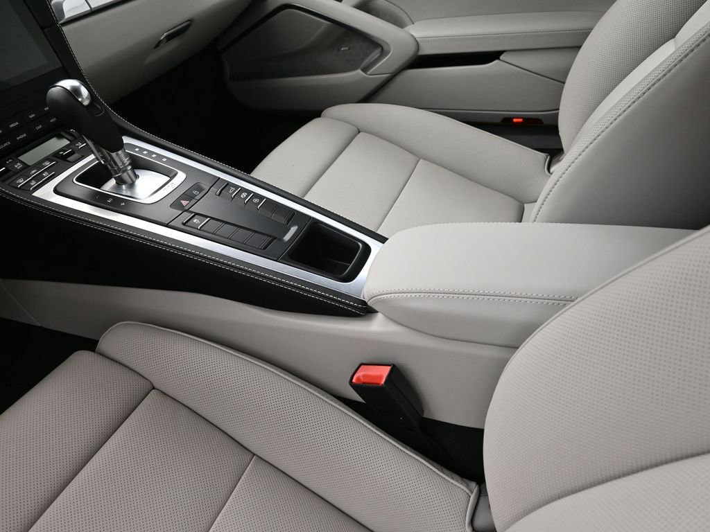 Certified 2025 Porsche 718 Cayman Style Edition image 19