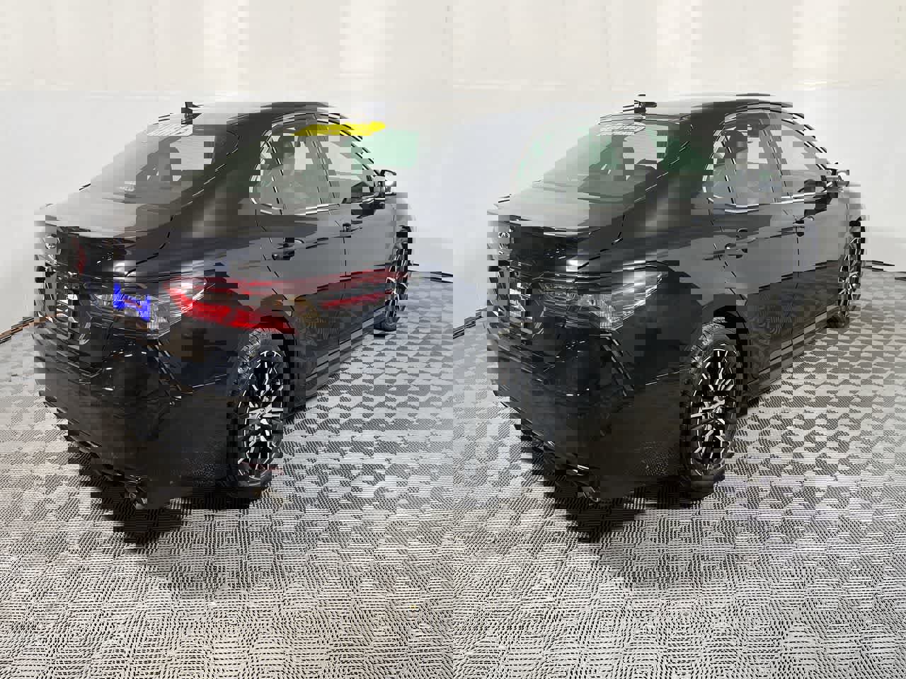 Used 2023 Toyota Camry SE image 8