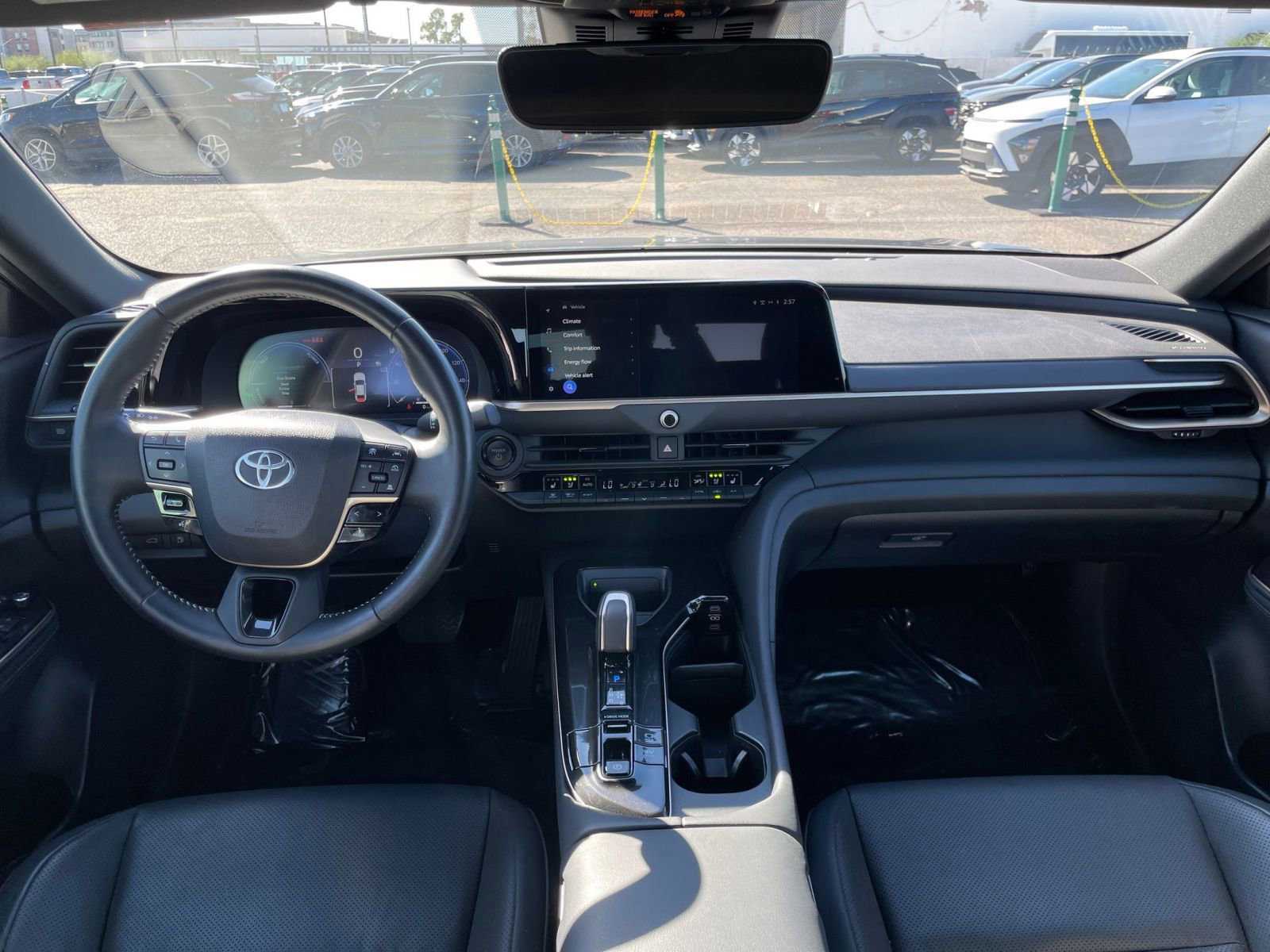 Used 2025 Toyota Crown XLE image 33