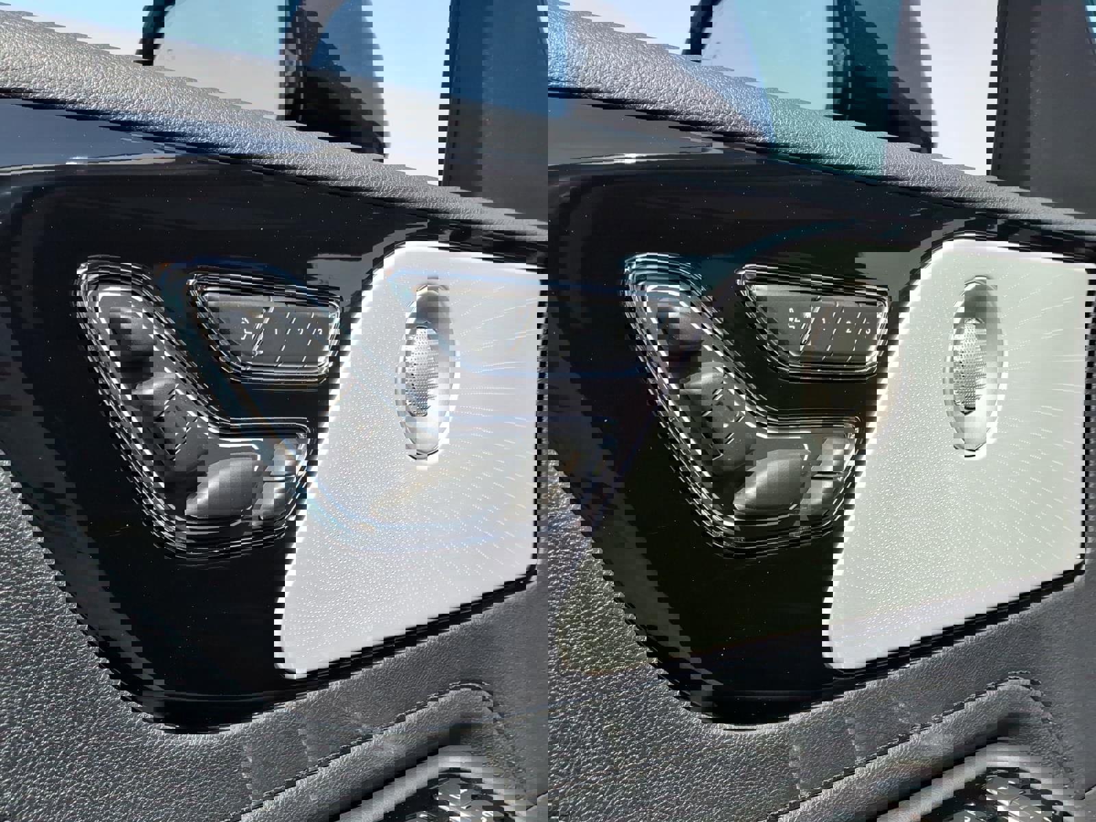 Used 2025 Lincoln Aviator Reserve w/ Equipment Group 201A image 19