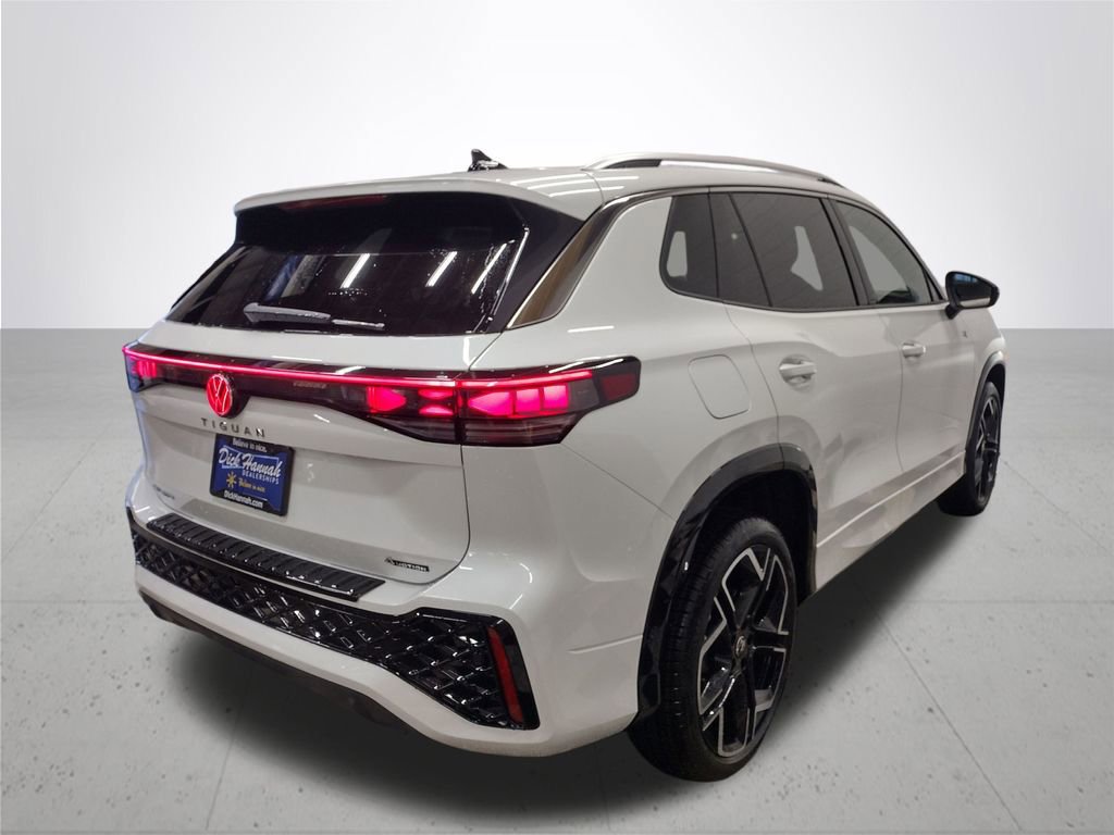 New 2026 Volkswagen Tiguan SEL R-Line image 13