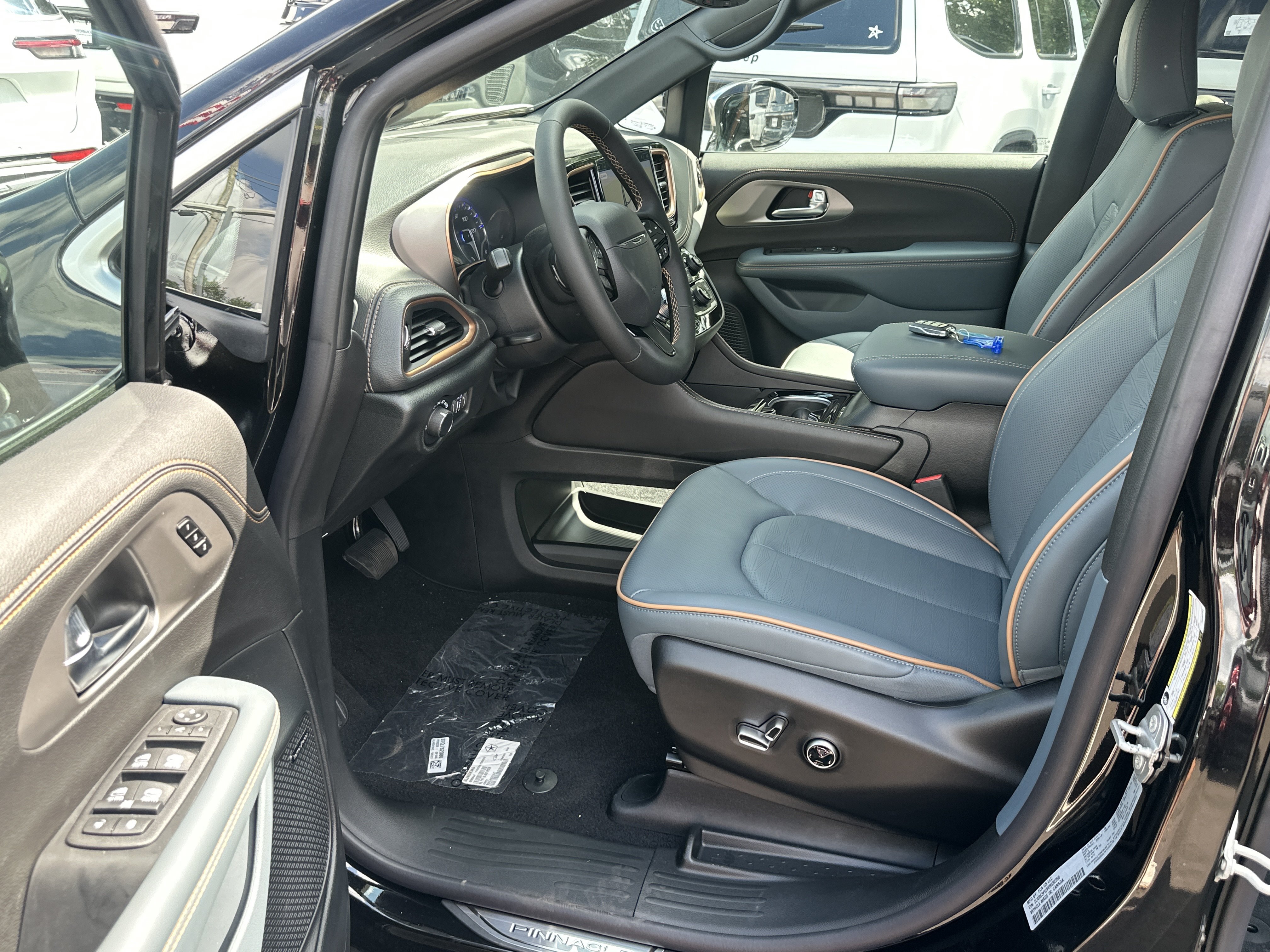 New 2027 Chrysler Pacifica Pinnacle AWD/4WD image 28