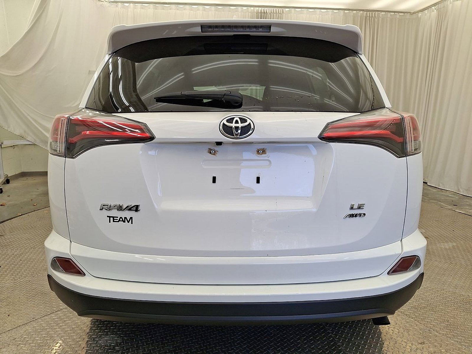 Certified 2018 Toyota RAV4 LE w/ All Weather Liner Package image 22