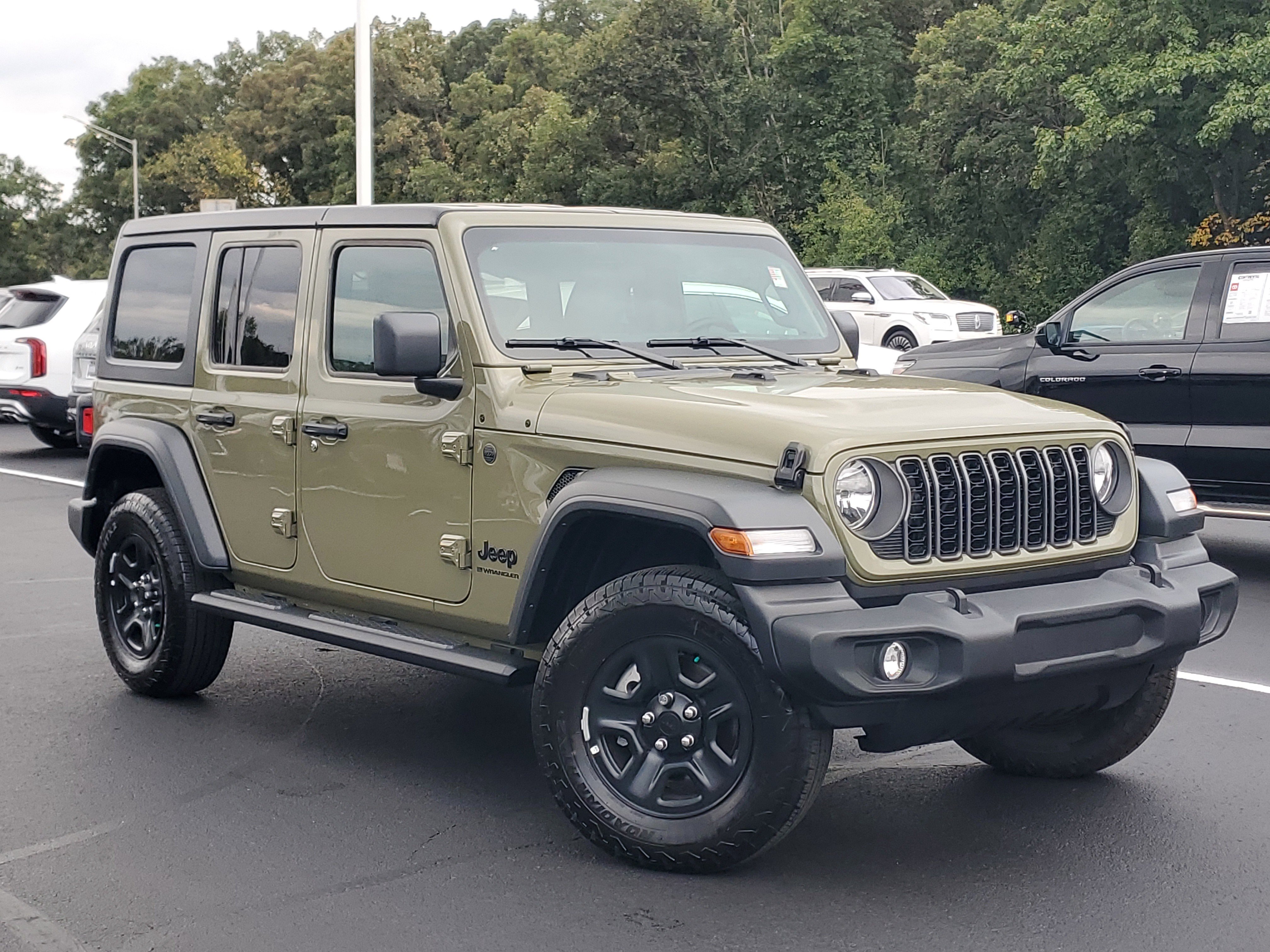 Used 2025 Jeep Wrangler Sport image 31