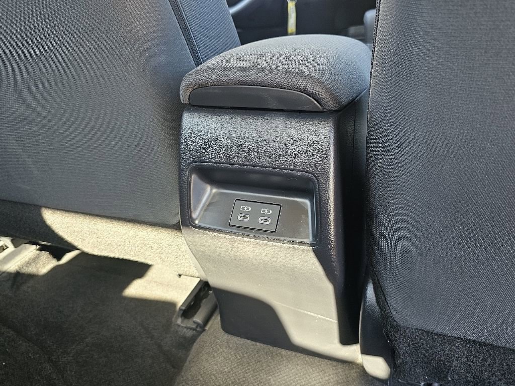 Used 2025 Toyota Corolla LE image 21