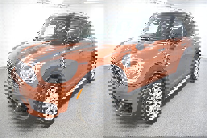 Used 2017 MINI Cooper Countryman S FWD image 3