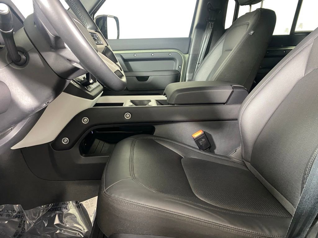 Used 2025 Land Rover Defender 110 S image 13