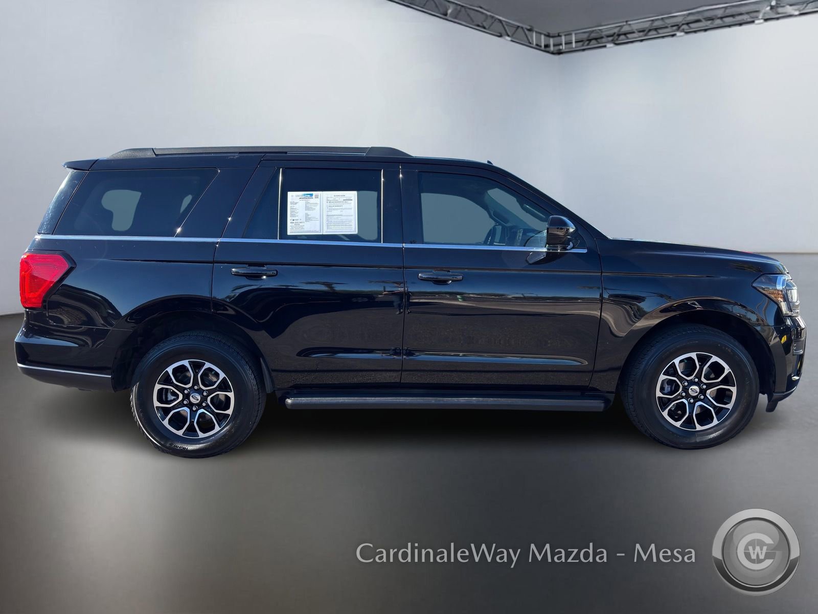 Used 2024 Ford Expedition XLT image 3