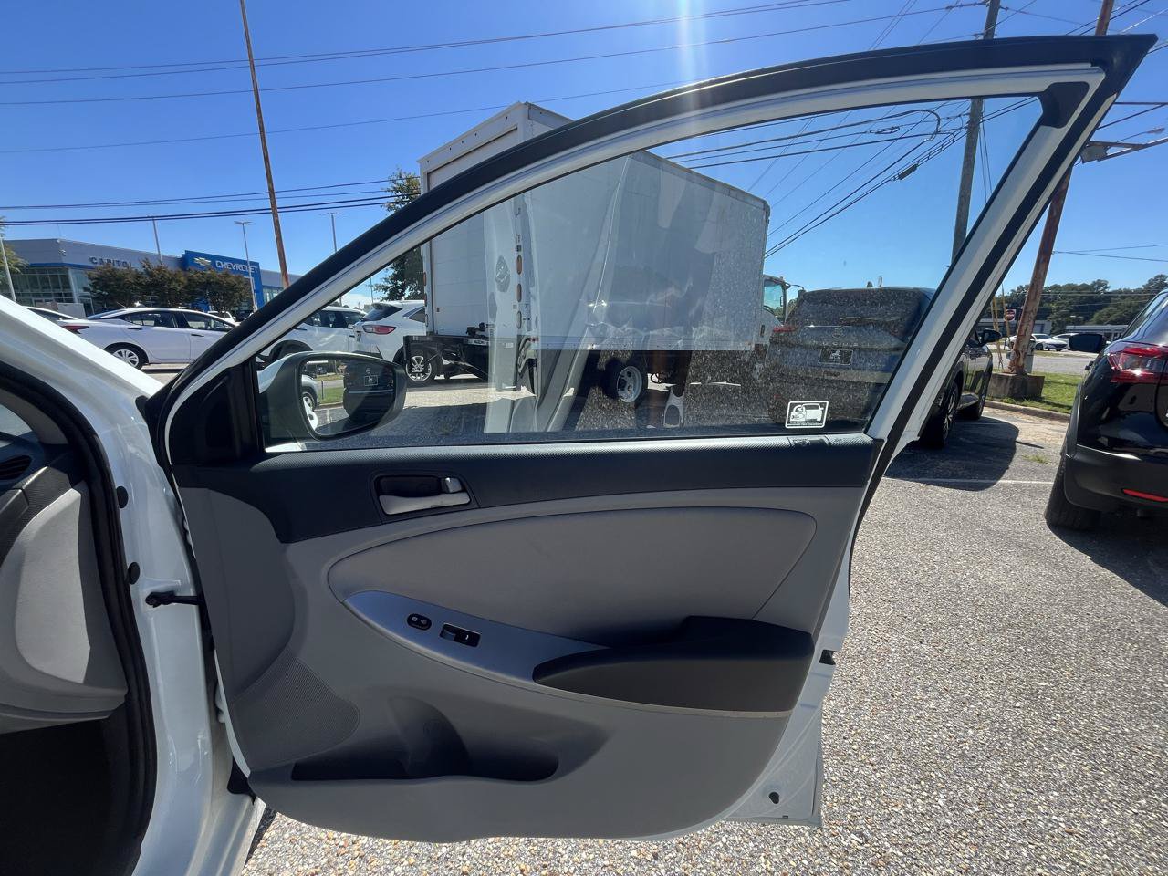 Used 2015 Hyundai Accent GLS FWD image 43