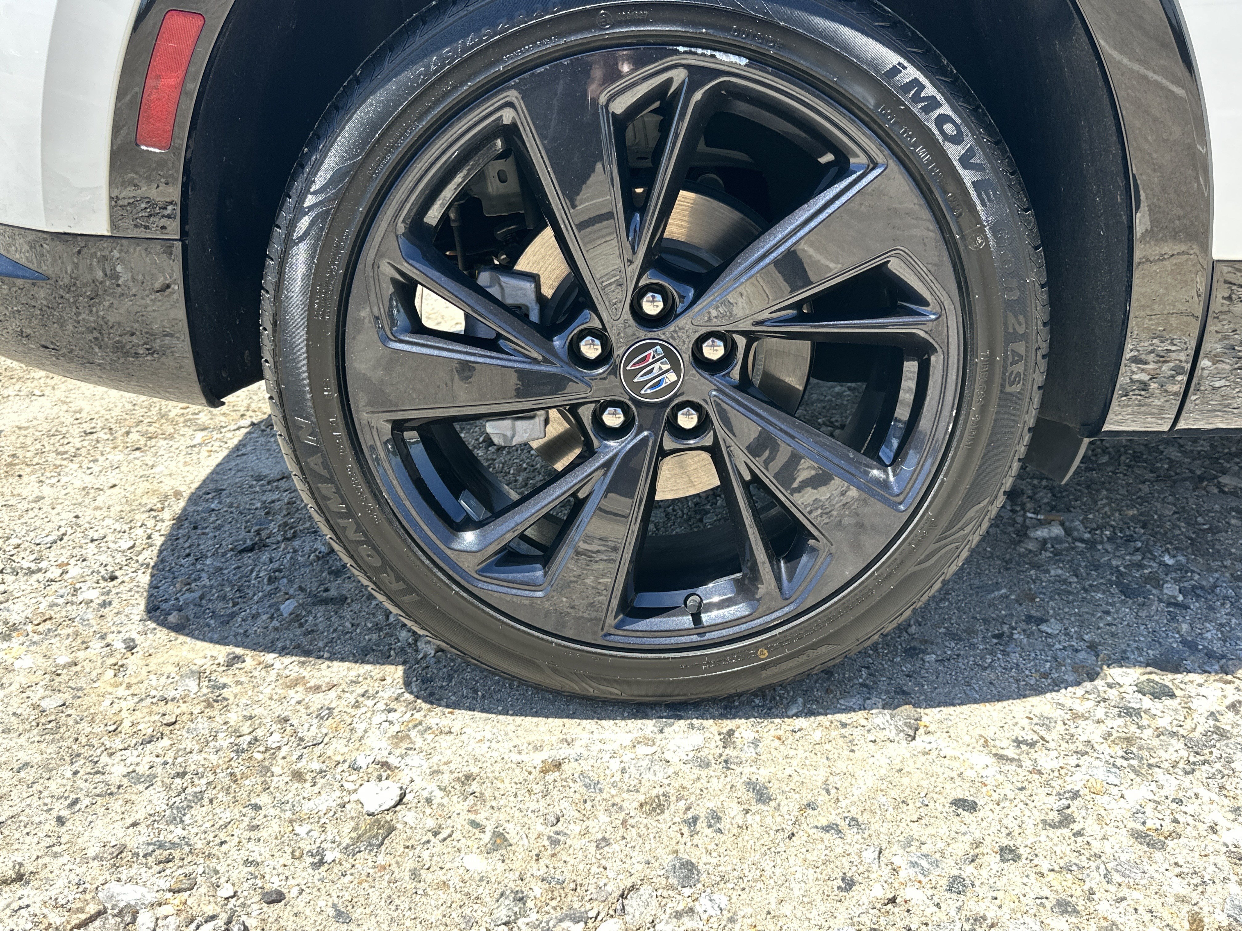 Certified 2025 Buick Envision Sport Touring AWD/4WD image 18