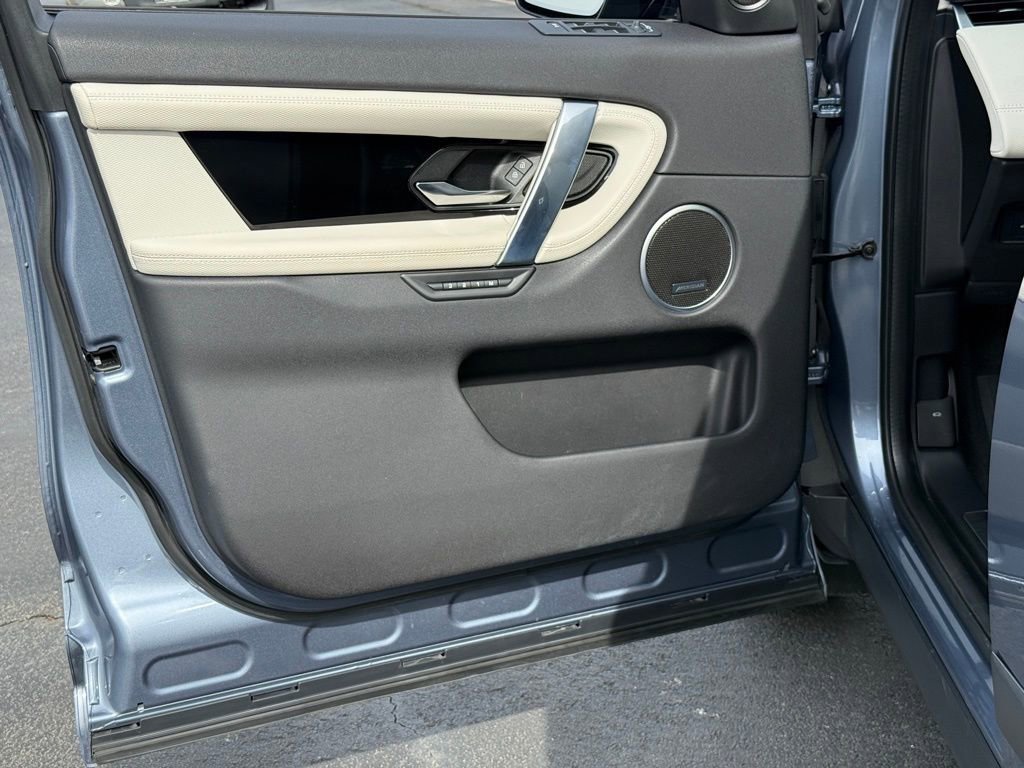 Used 2022 Land Rover Discovery Sport S R-Dynamic image 9