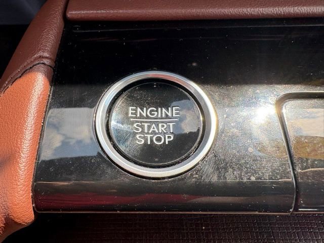 Used 2025 Lincoln Navigator Reserve image 26