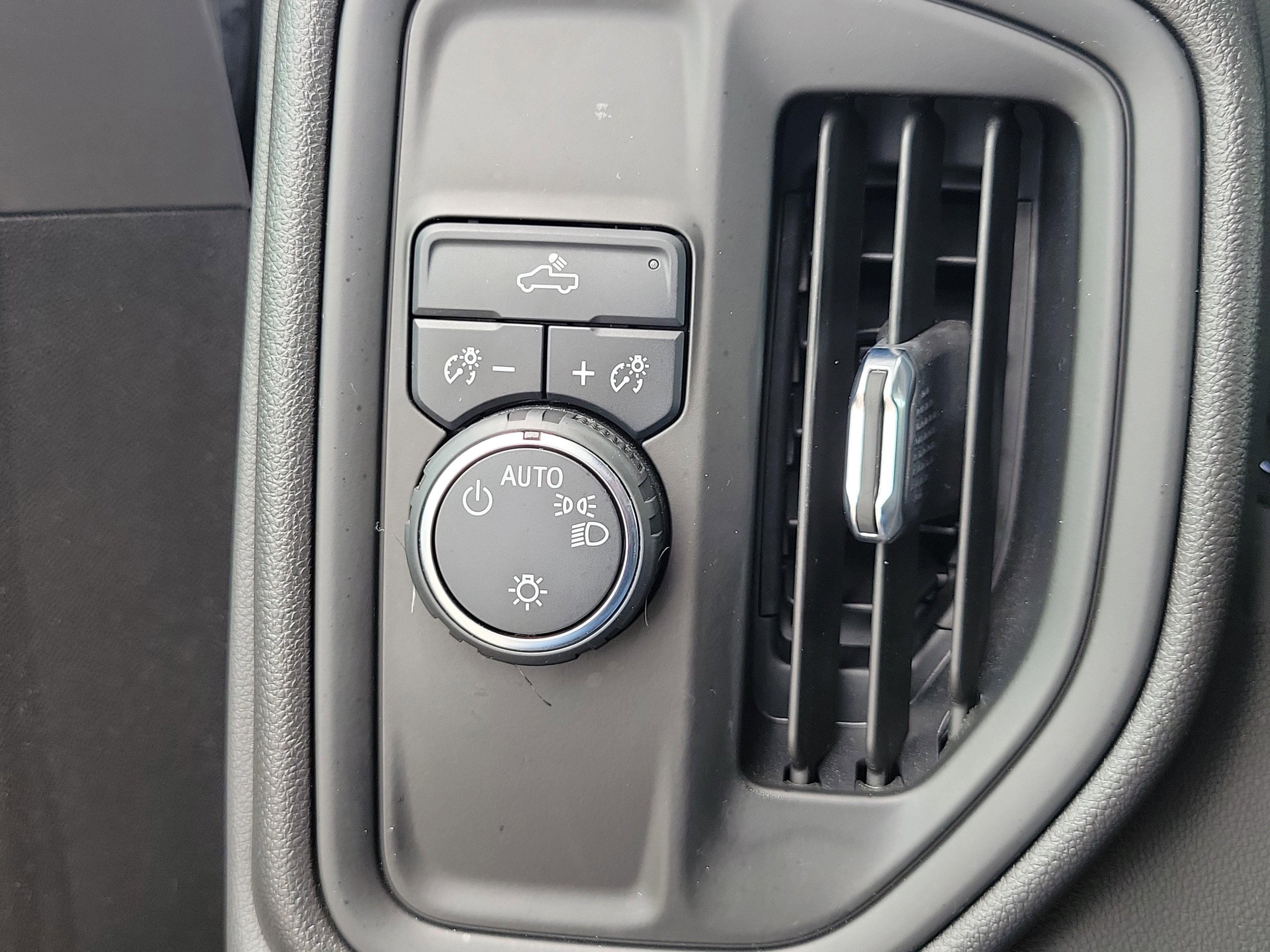 Used 2024 Chevrolet Silverado 1500 Custom RWD image 23