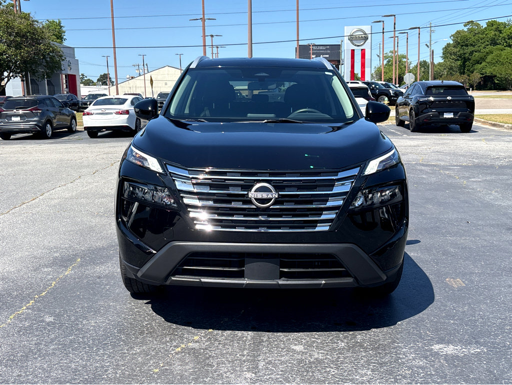 Used 2024 Nissan Rogue SV w/ SV Premium Package image 2