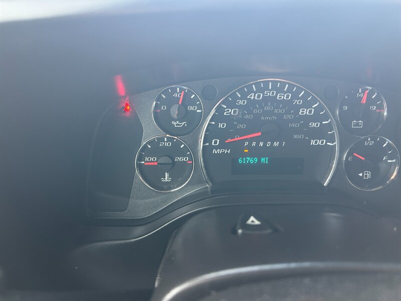 Used 2013 Chevrolet Express 2500 RWD image 18