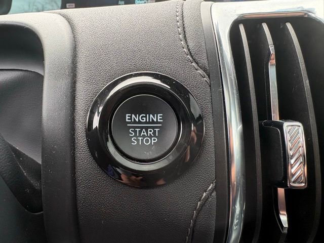 Used 2025 Ford Expedition Platinum image 23