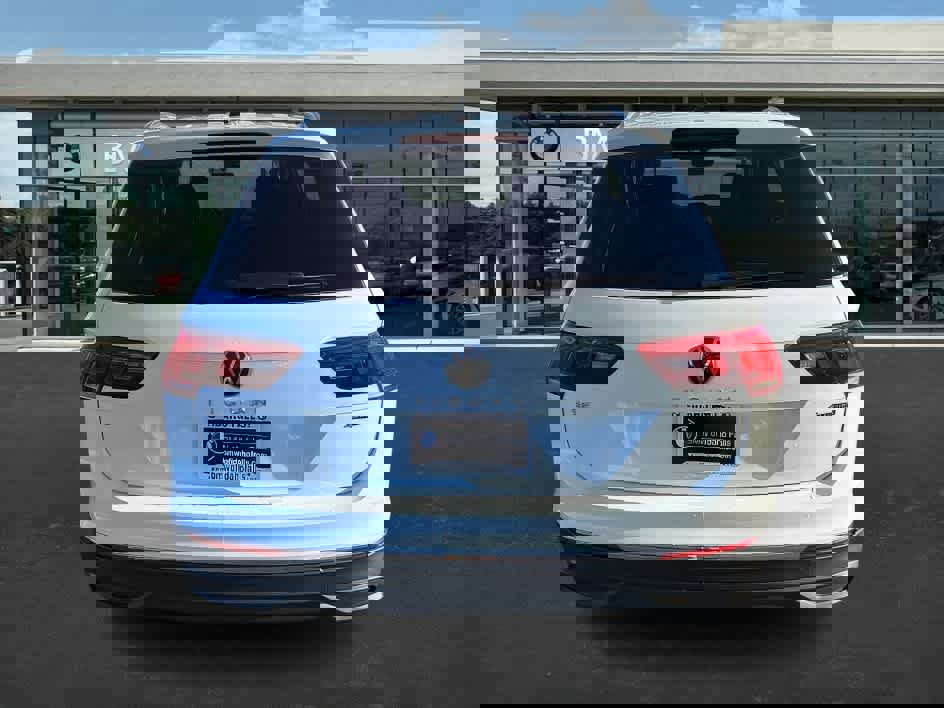 Used 2024 Volkswagen Tiguan SE image 6