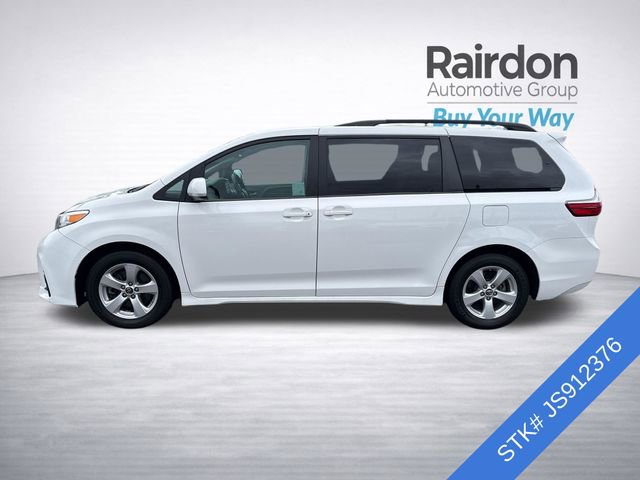 Used 2018 Toyota Sienna LE image 4