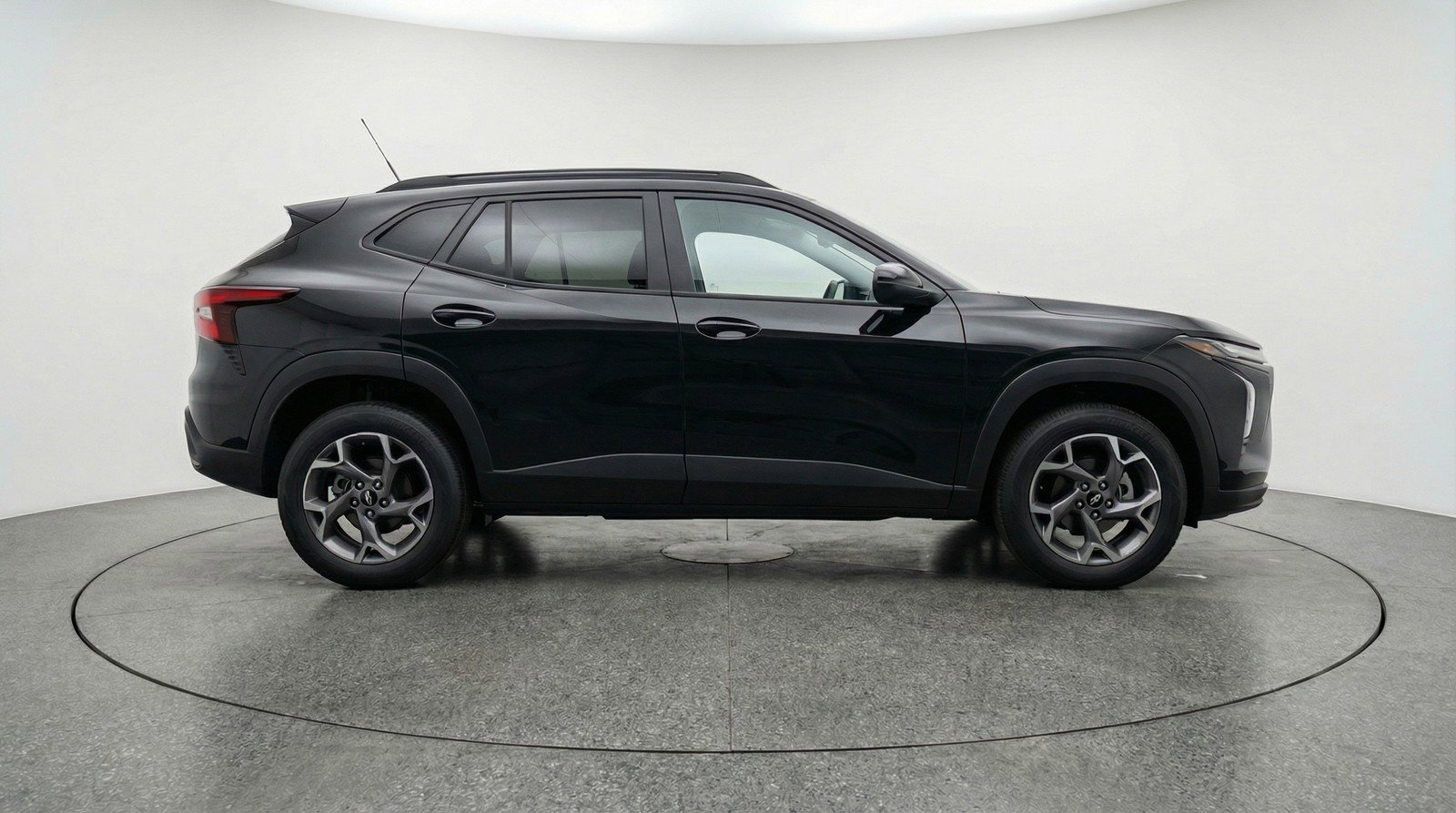 Used 2025 Chevrolet Trax LT image 11