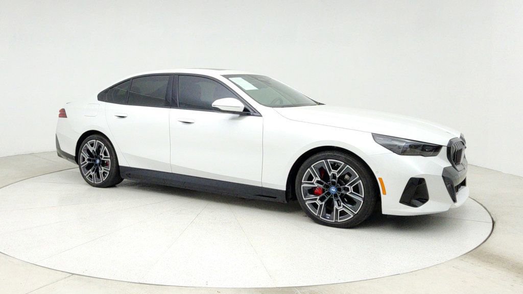 Used 2025 BMW i5 xDrive40 w/ M Sport Package image 3