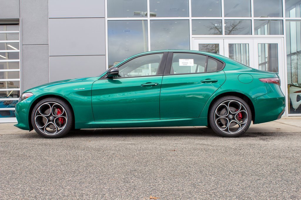 New 2025 Alfa Romeo Giulia AWD image 7