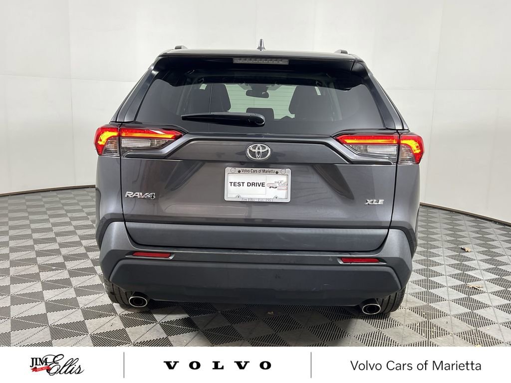 Used 2021 Toyota RAV4 XLE Premium image 8