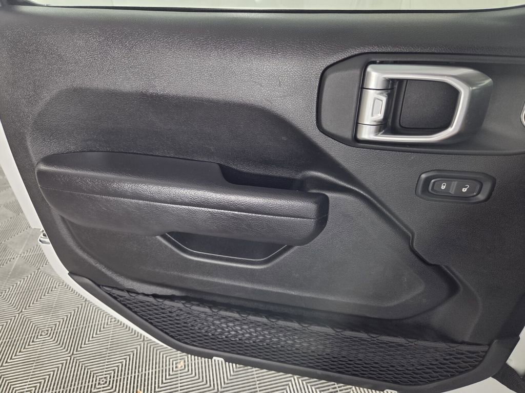 Certified 2025 Jeep Wrangler Willys image 21