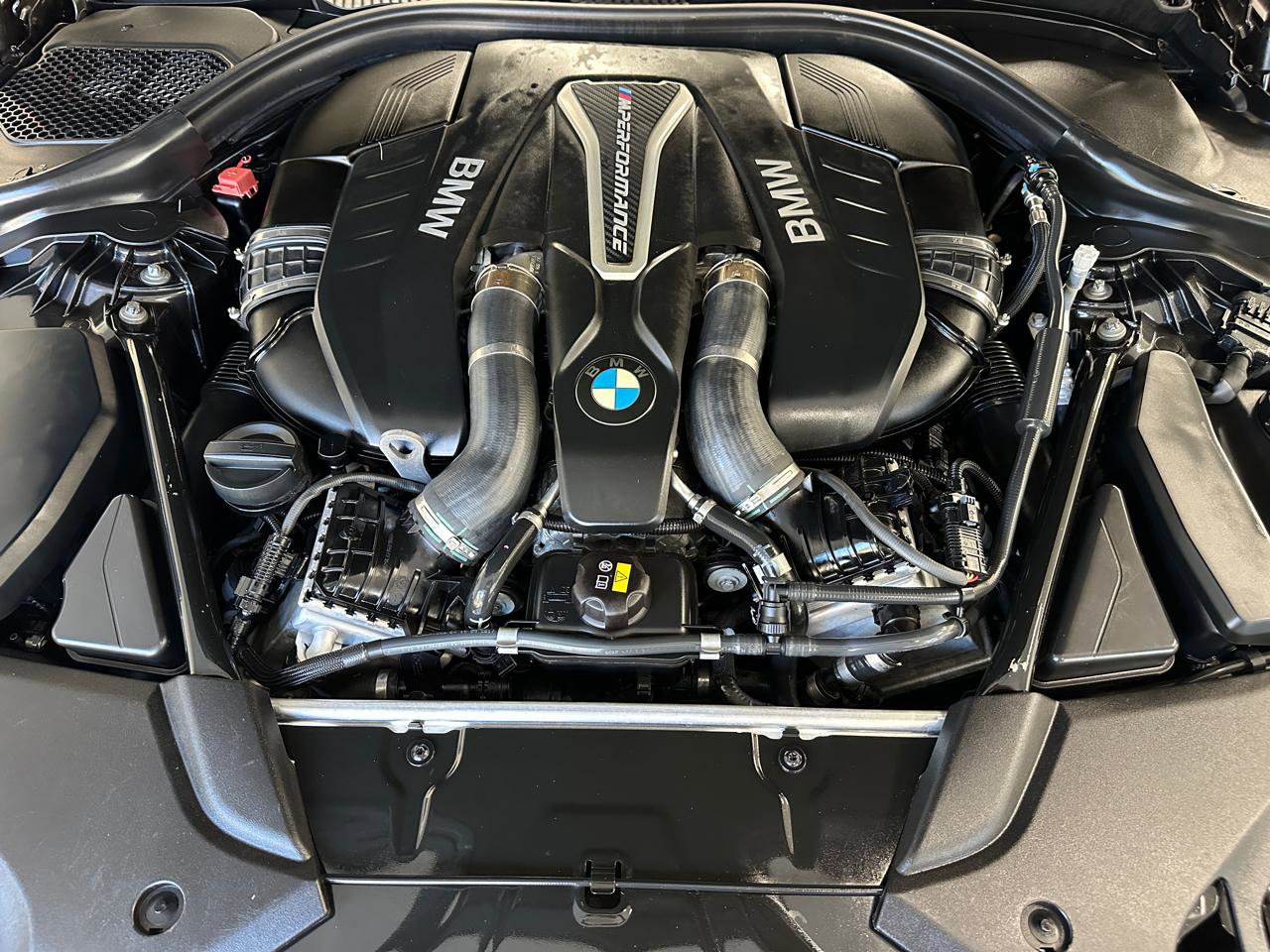 Used 2018 BMW M550i xDrive AWD/4WD image 57