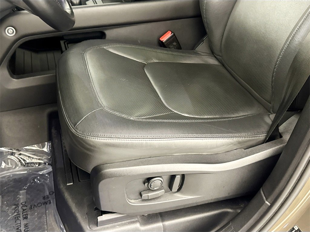 Certified 2023 Land Rover Defender 110 X-Dynamic SE image 19