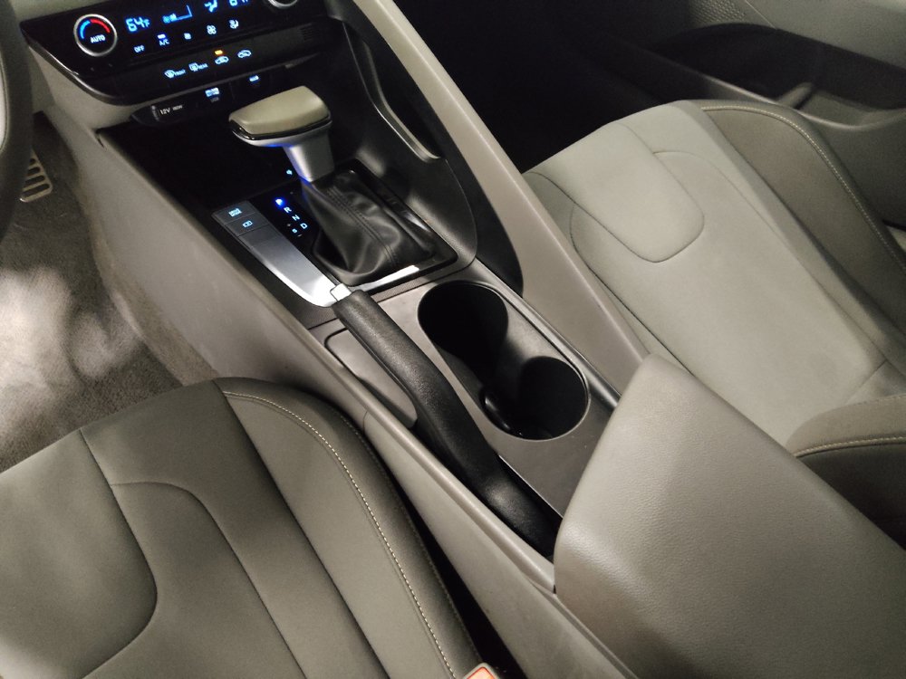 Used 2025 Hyundai Elantra Sport FWD image 26