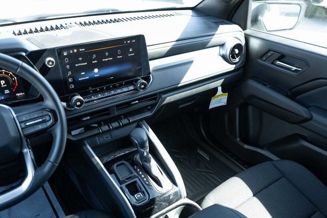 New 2024 Chevrolet Colorado LT w/ LT Convenience Package II RWD image 17